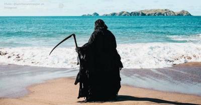 Florida Attorney Goes To Beaches Dressed As Grim Reaper, Protests Against Reopening