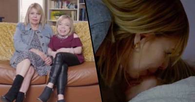 This Mum Wakes Up Her 21-Year Old Daughter Everyday By Licking Her 'Like A Puppy'