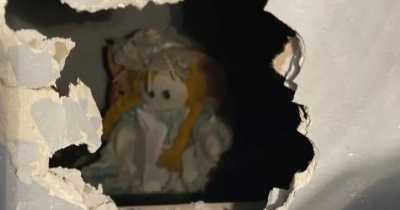 Man Discovers Doll With Creepy Note Inside New Home&rsquo;s Wall