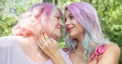 Lesbian Couple With 37 Year Age Gap Married After Meeting On Tinder