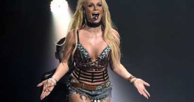 Britney Spears Risks Wardrobe Malfunction In Painted On Jeans