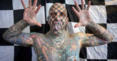Man With 848 Square Tattoos Sneezing Black Ink Because Of Painful Nose Tattoo
