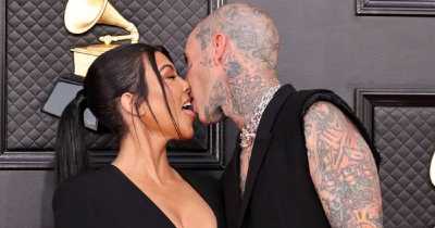 Kourtney Kardashian Shamelessly Kissed&nbsp;Travis Barker In Front Of A Packed Italian Cafe