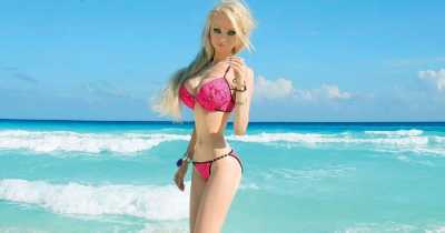 Meet Valeria Lukyanova, The Ukrainian Human Barbie Doll Who Looks Surreal