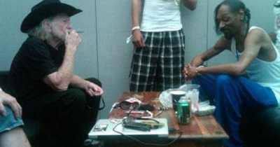 Snoop Dogg Recalls Getting 'The Most Stoned Ever' With Willie Nelson