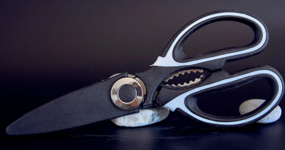 People Are Shocked To Discover The Real Purpose Of The Middle Part On Scissors