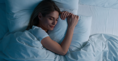 Experts Reveal The Ideal Time To Fall Asleep &mdash; And It Might Help You Live Longer