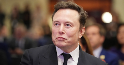 Elon Musk Claims He's A 3,000-Year-Old Alien Vampire Who Can Travel Through Time And Wants To Go Home
