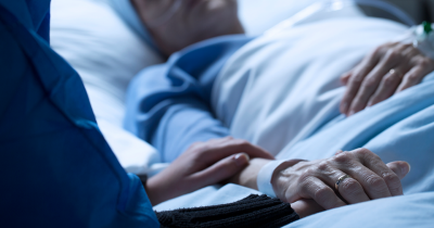 Nurse Who Has Watched Over 300 People Die Shares 7 Things That Truly Matter In Life